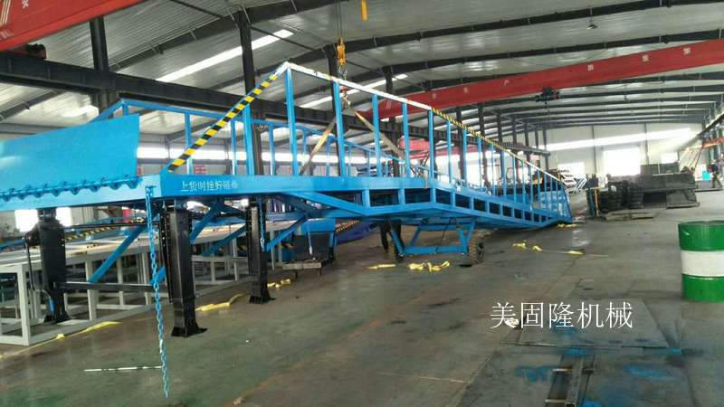 天门移动式登车桥厂家
